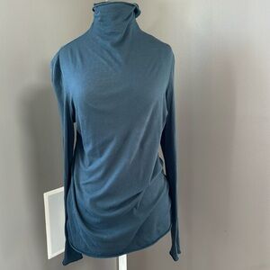 Halogen Women’s size L Turtleneck Stretch Knit